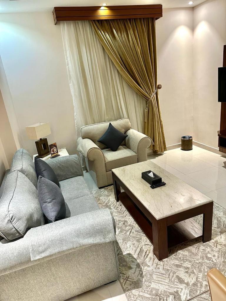 Sas Al Olaya Hotel Suites อัลโคห์บาร์ ภายนอก รูปภาพ
