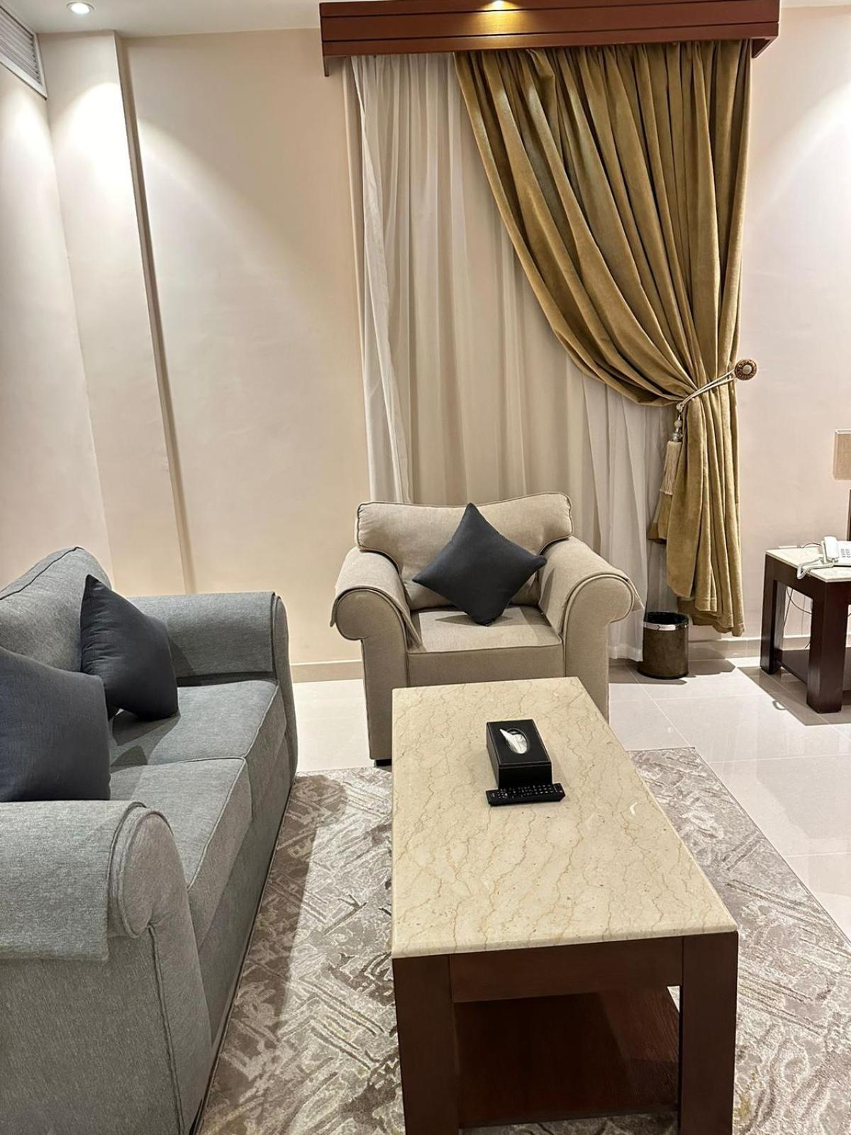Sas Al Olaya Hotel Suites อัลโคห์บาร์ ภายนอก รูปภาพ